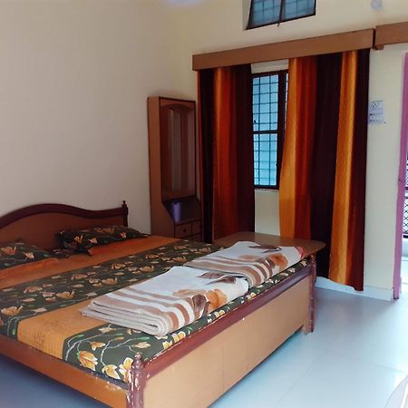 Hotel Jagat Raj, Sitapur Sitapur  Zewnętrze zdjęcie
